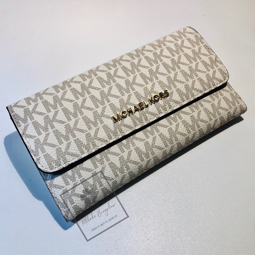 Michael Kors -Jet Set Travel -Large Trifold Wallet